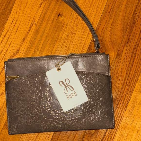 New Hobo Taupe Embossed Wristlet Clutch with an extra pocket - Picture 6 of 6